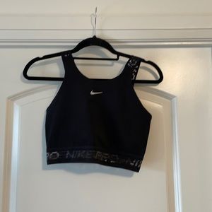 Nike Cropped Tank